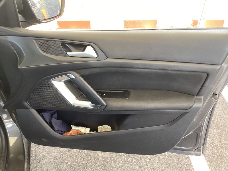 Peugeot 308 1.6 Blue-HDi Allure 2017 – снимка 28