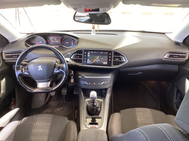 Peugeot 308 1.6 Blue-HDi Allure 2017 – снимка 17