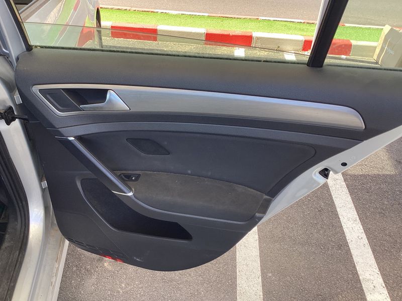 Volkswagen Golf VII 1.6 TDI Advance BlueMotion Tech 2014 – снимка 27