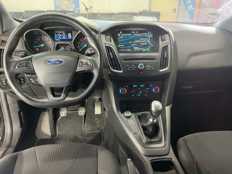 Ford Focus 1.0 EcoBoost ST-Line R&B 2018 – снимка 18