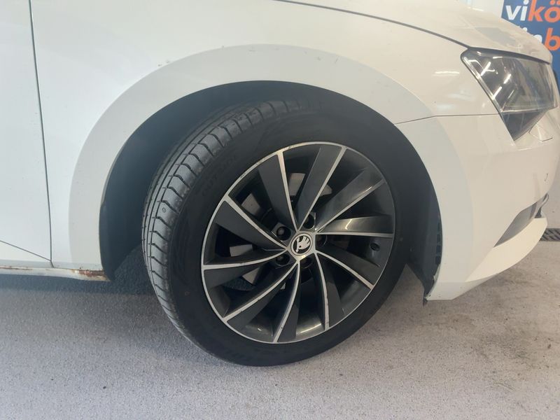 Skoda Superb 2.0 TDI Laurin & Klement 4x4 2016 – снимка 11