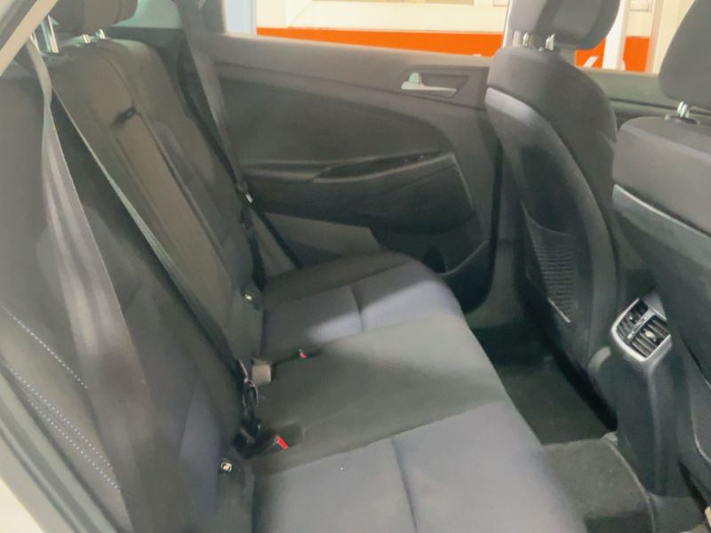 Hyundai Tucson 1.7 CRDi Style 2WD 2018 – снимка 19