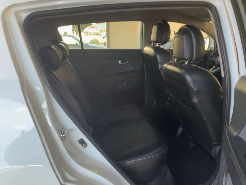 Kia Sportage 1.7 CRDi Plus 2WD 2012 – снимка 19