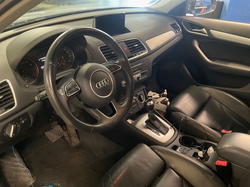 Audi Q3 2.0 TFSI quattro Sport 2015 – снимка 22