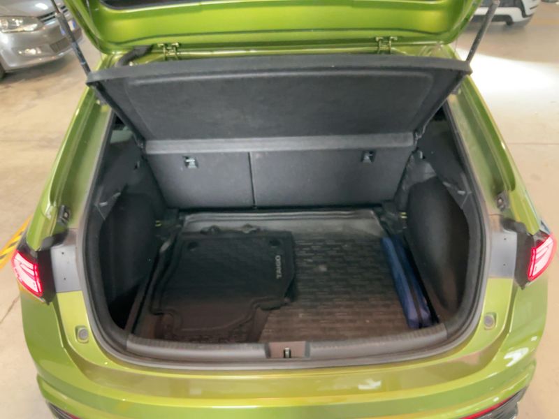 Volkswagen Taigo 1.5 TSI ACT R-Line 2023 – снимка 15