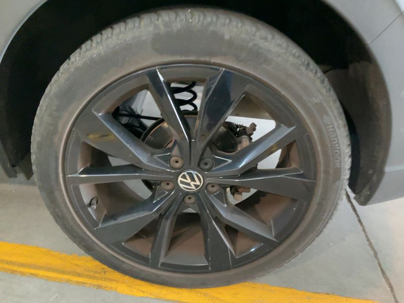 Volkswagen Taigo 1.5 TSI ACT R-Line 2023 – снимка 5