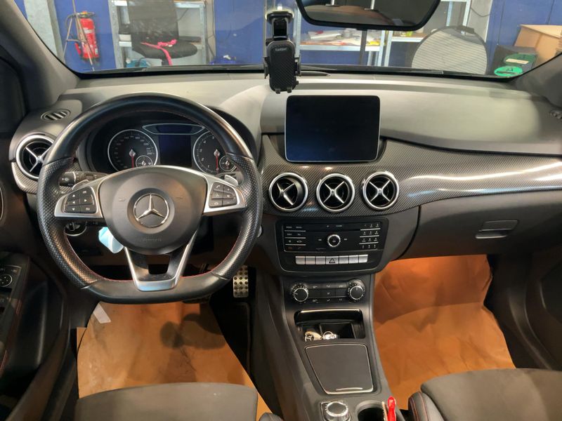 Mercedes-Benz B-Klasse B 180 AMG Line 2018 – снимка 17