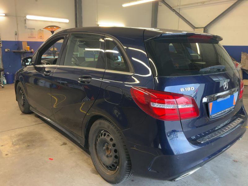 Mercedes-Benz B-Klasse B 180 AMG Line 2018 – снимка 6