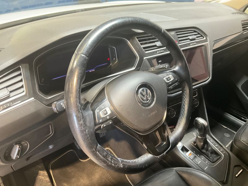 Volkswagen Tiguan 1.5 TSI ACT Carat Exclusive BlueMotion Tech 2019 – снимка 25