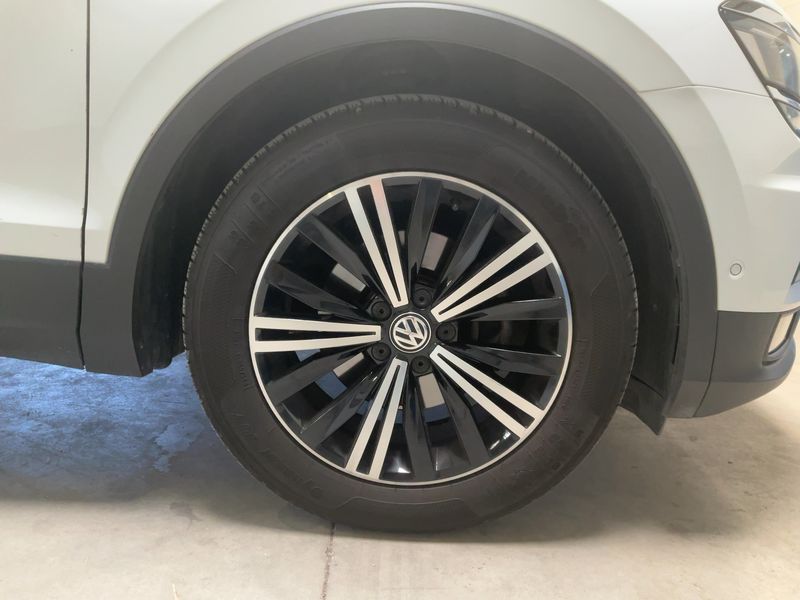 Volkswagen Tiguan 1.5 TSI ACT Carat Exclusive BlueMotion Tech 2019 – снимка 11