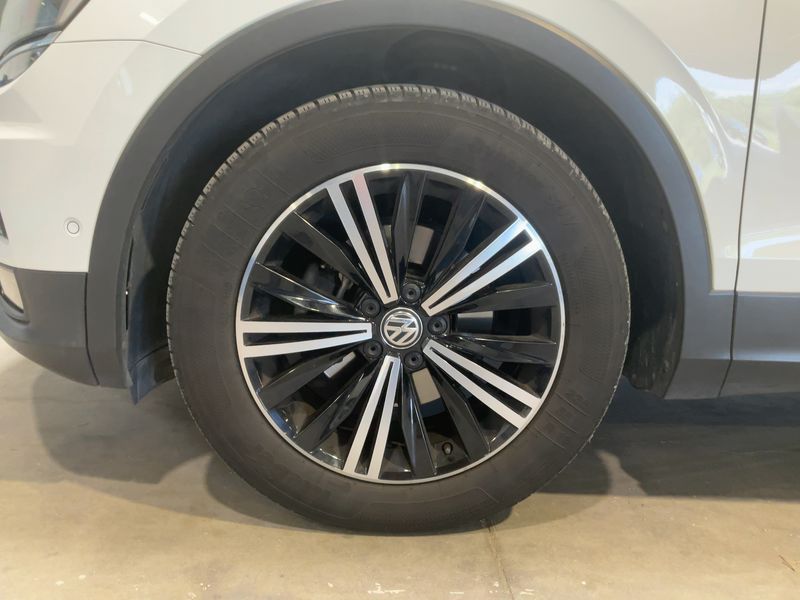 Volkswagen Tiguan 1.5 TSI ACT Carat Exclusive BlueMotion Tech 2019 – снимка 3