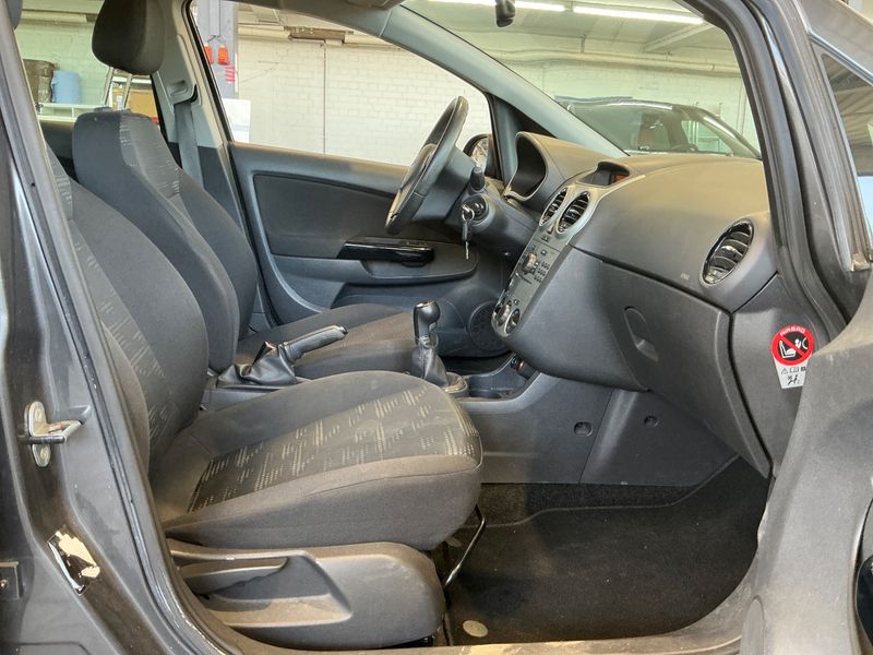 Opel Corsa 1.2 Satellite 2011 – снимка 3