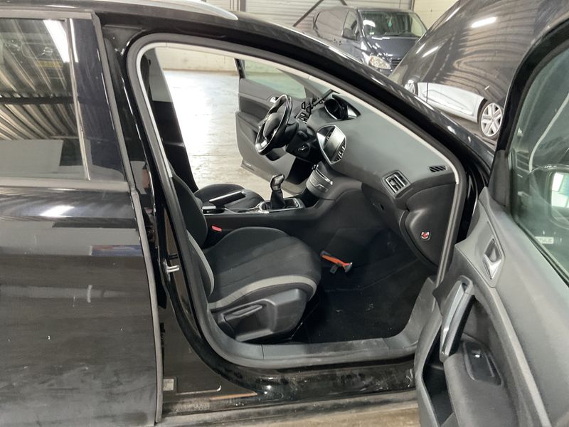 Peugeot 308 1.2 PureTech Access Business 2017 – снимка 3