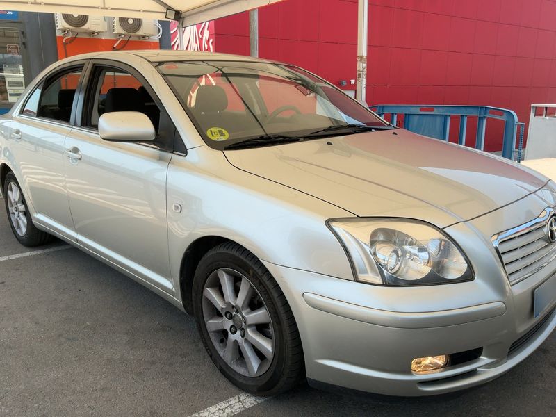 Toyota Avensis 2.0 Executive 2003 – снимка 12