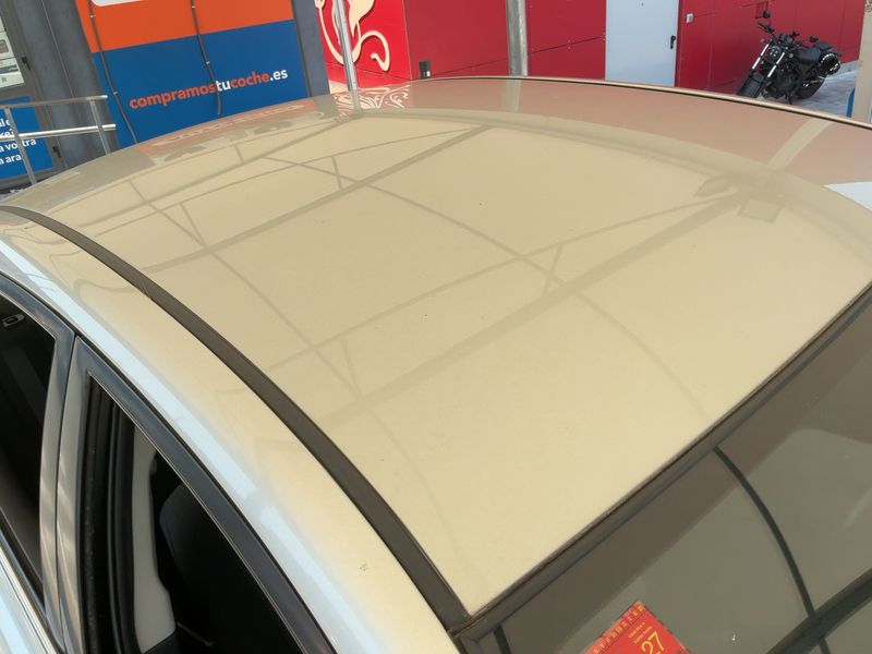 Toyota Avensis 2.0 Executive 2003 – снимка 13