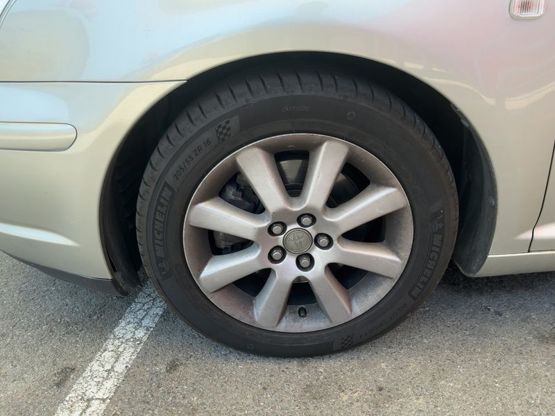 Toyota Avensis 2.0 Executive 2003 – снимка 3