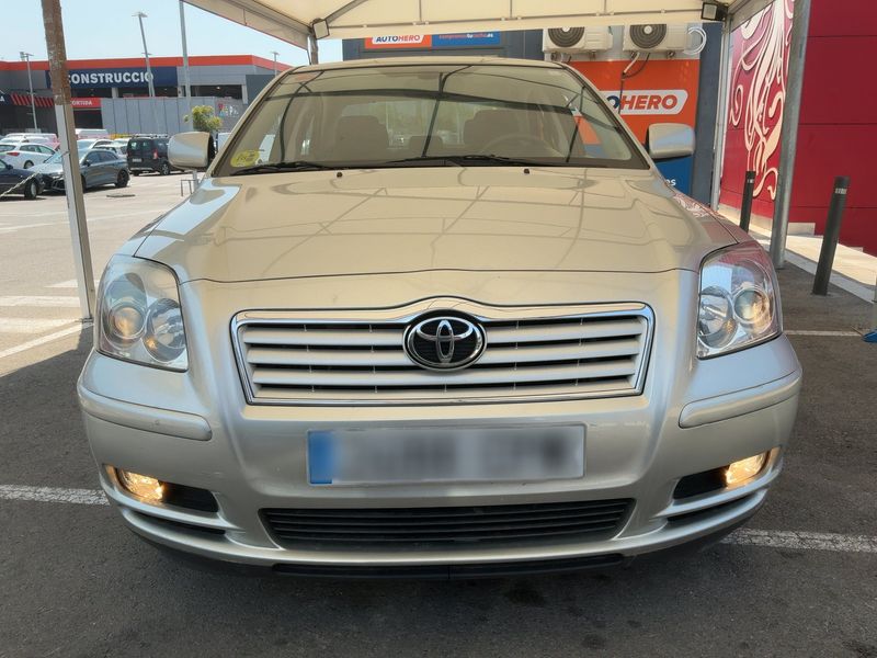 Toyota Avensis 2.0 Executive 2003 – снимка 14