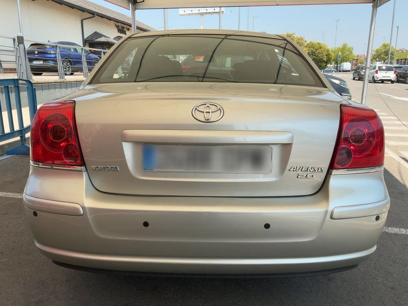 Toyota Avensis 2.0 Executive 2003 – снимка 7