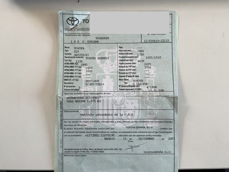 Toyota Avensis 2.0 Executive 2003 – снимка 21