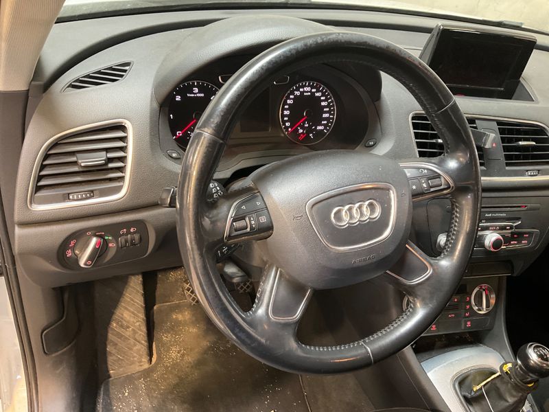 Audi Q3 2.0 TDI Ambiente 2013 – снимка 24