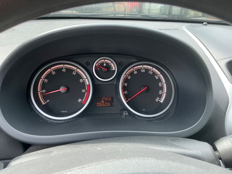 Opel Corsa 1.2 Edition 2008 – снимка 4