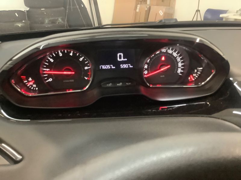 Peugeot 208 1.2 VTi Active 2015 – снимка 4