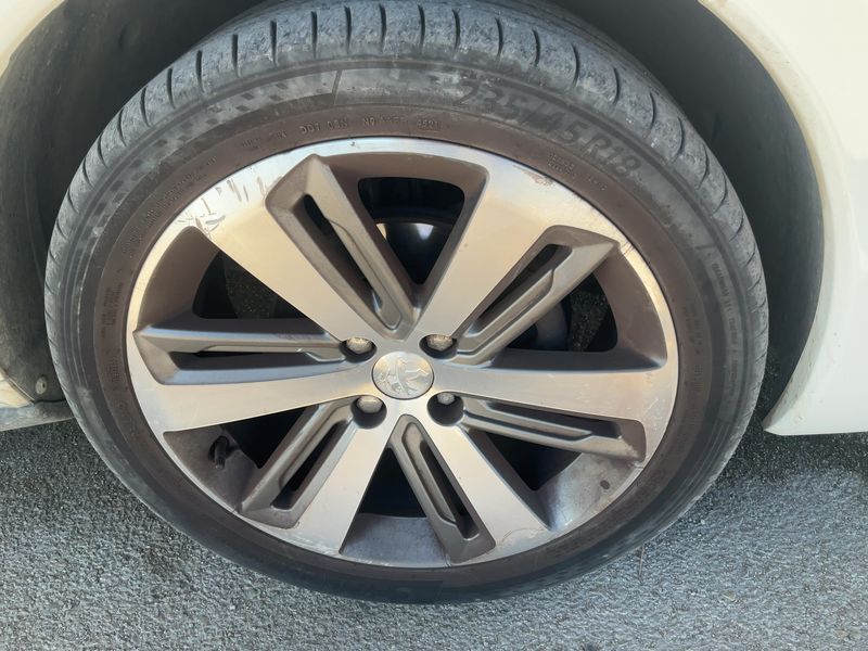 Peugeot 3008 1.6 Blue-HDi Allure 2015 – снимка 11
