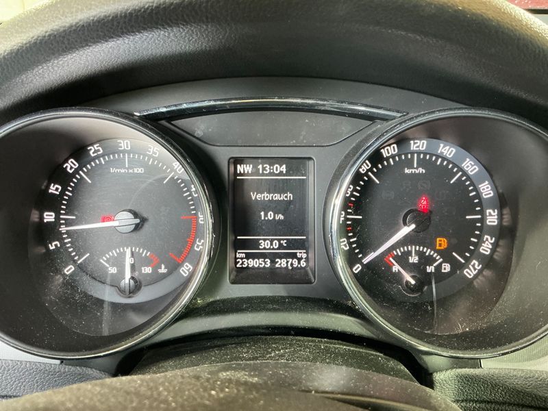 Skoda Superb 2.0 TDI Elegance 2013 – снимка 19