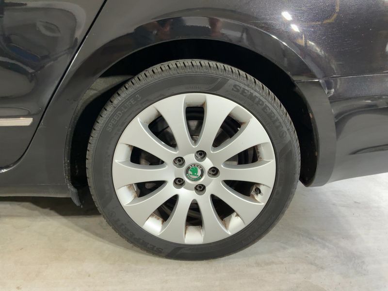 Skoda Superb 2.0 TDI Elegance 2013 – снимка 5