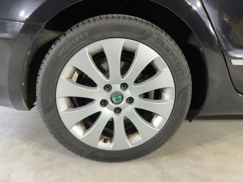 Skoda Superb 2.0 TDI Elegance 2013 – снимка 9