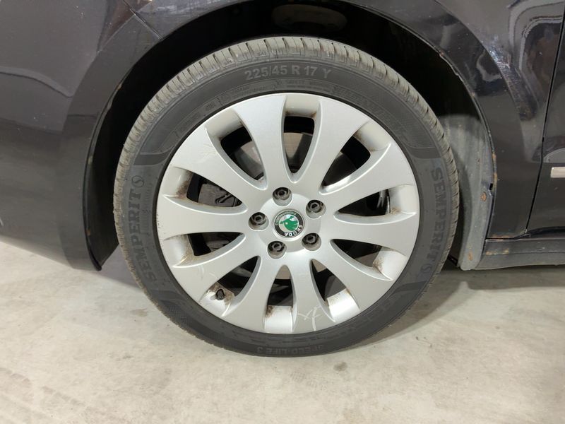 Skoda Superb 2.0 TDI Elegance 2013 – снимка 3