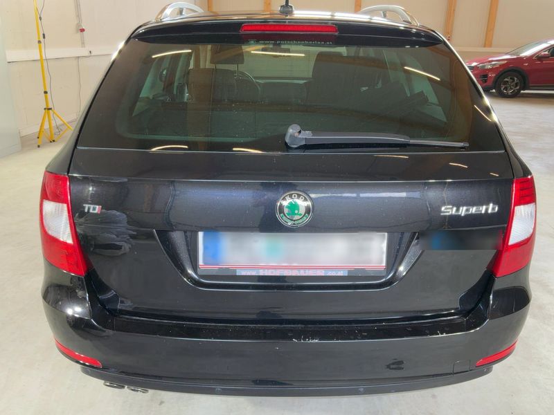 Skoda Superb 2.0 TDI Elegance 2013 – снимка 7