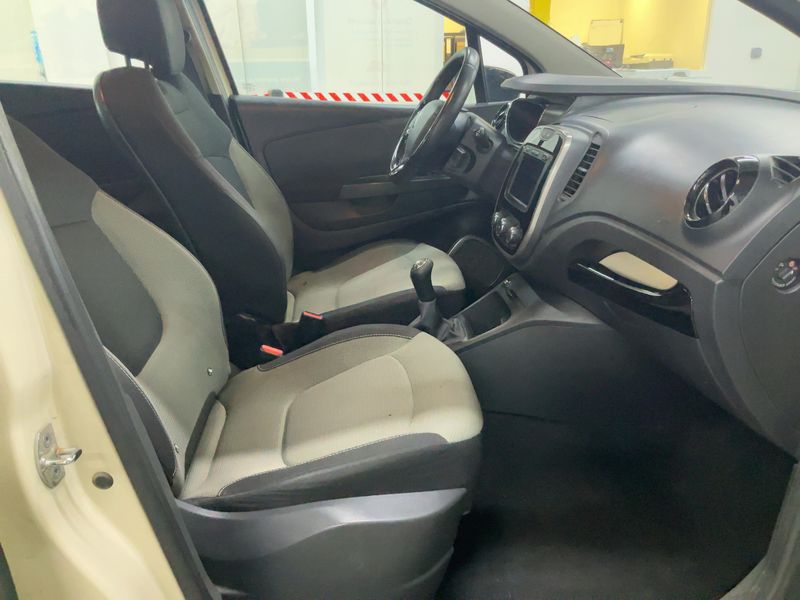 Renault Captur 1.5 dCi Energy Business Eco2 2014 – снимка 16