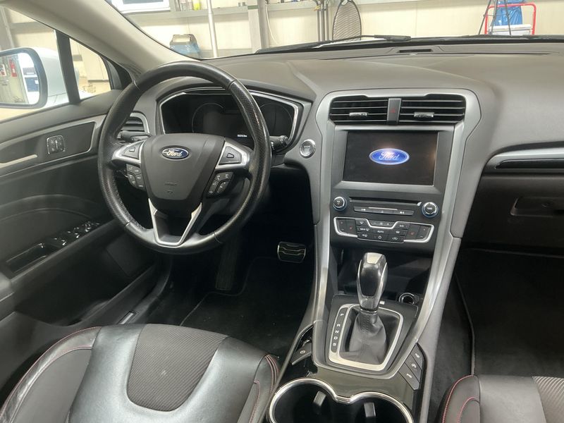 Ford Mondeo 2.0 TDCi ST-Line 2017 – снимка 18