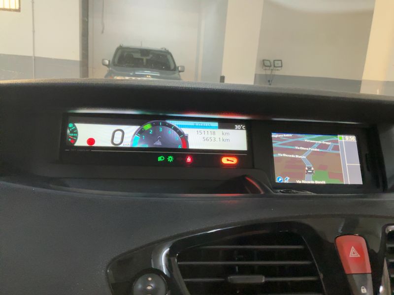 Renault Scenic 1.5 dCi Dynamique 2011 – снимка 18