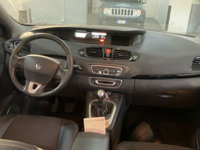 Renault Scenic 1.5 dCi Dynamique 2011 – снимка 17