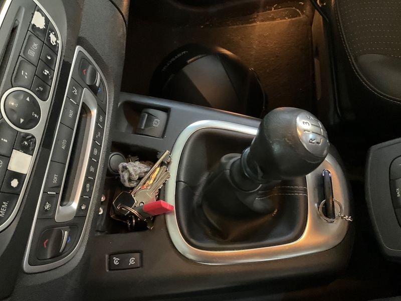 Renault Scenic 1.5 dCi Dynamique 2011 – снимка 33