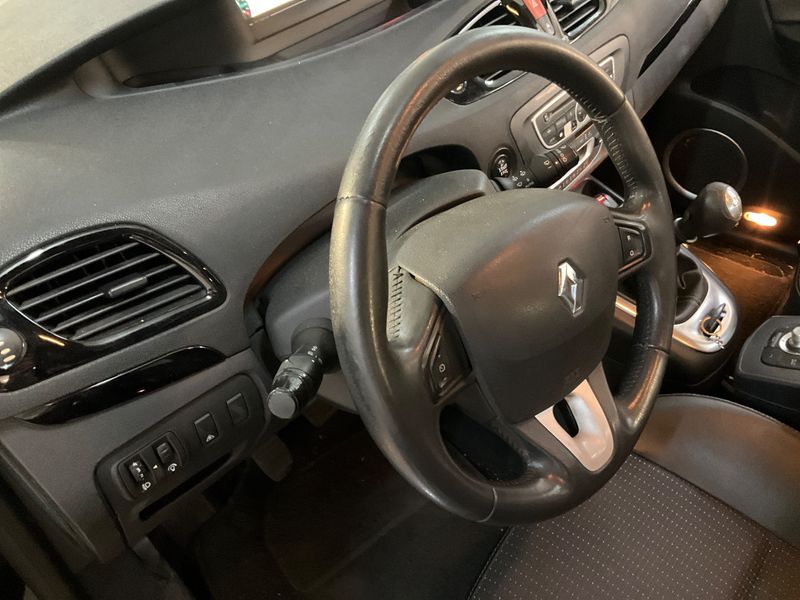 Renault Scenic 1.5 dCi Dynamique 2011 – снимка 32