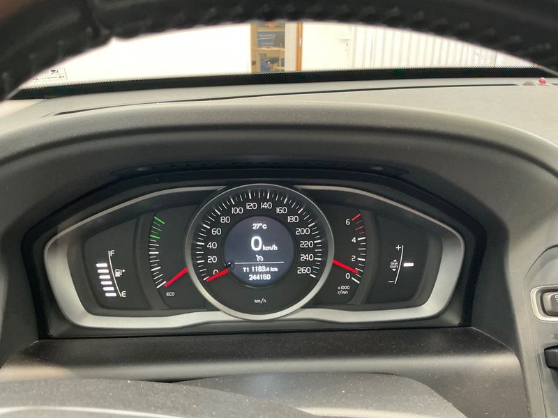 Volvo XC60 2.4 D4 Momentum AWD 2015 – снимка 18