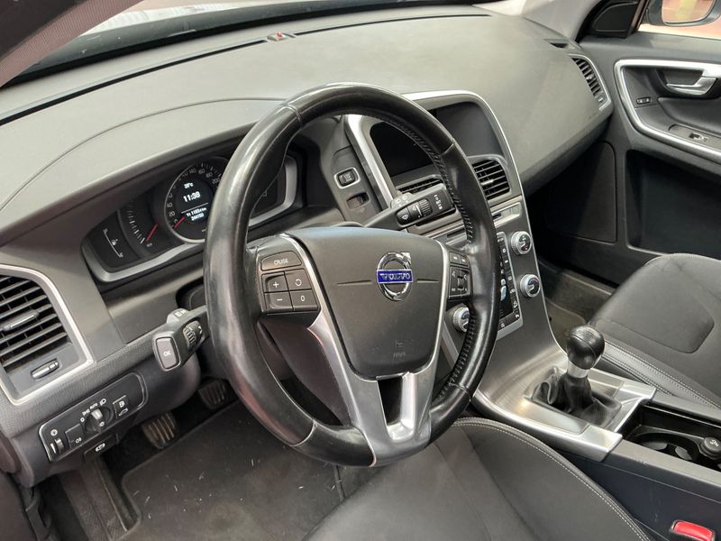 Volvo XC60 2.4 D4 Momentum AWD 2015 – снимка 22