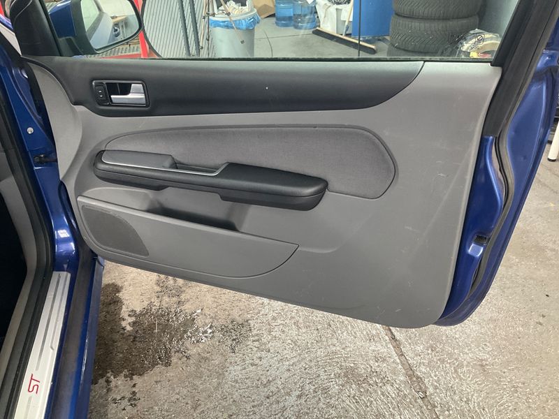 Ford Focus 2.5 ST 2010 – снимка 29
