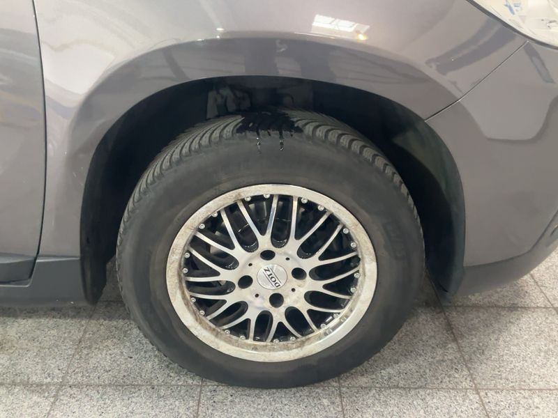 Peugeot 2008 1.6 e-HDi Style 2015 – снимка 11
