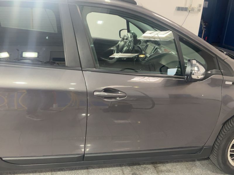 Peugeot 2008 1.6 e-HDi Style 2015 – снимка 10