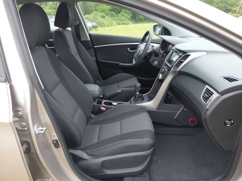 Hyundai i30 1.6 CRDi Trend blue 2016 – снимка 9