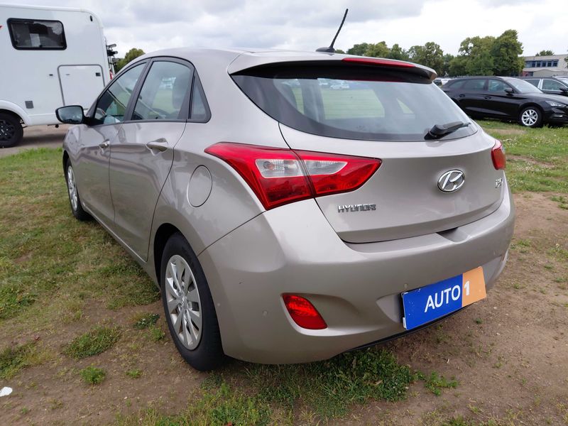 Hyundai i30 1.6 CRDi Trend blue 2016 – снимка 3