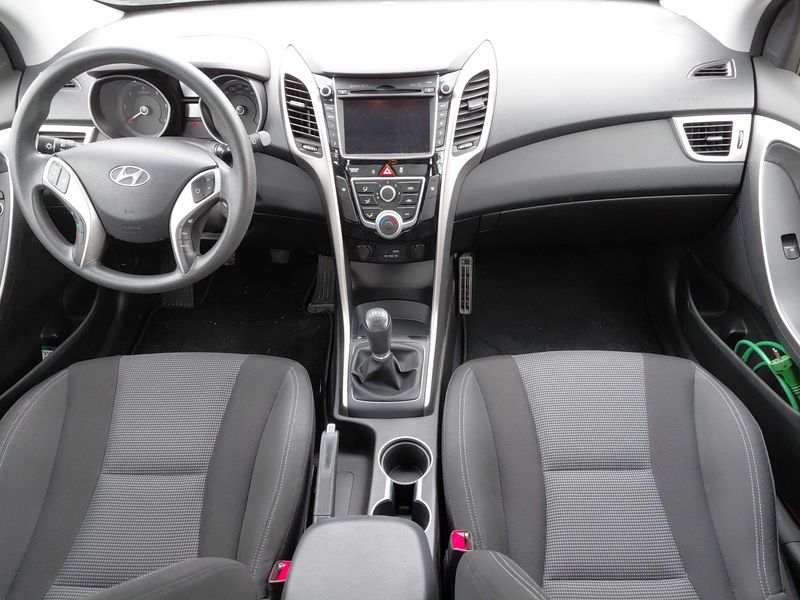 Hyundai i30 1.6 CRDi Trend blue 2016 – снимка 10
