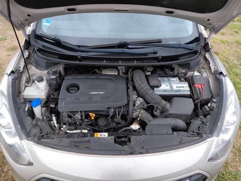 Hyundai i30 1.6 CRDi Trend blue 2016 – снимка 8