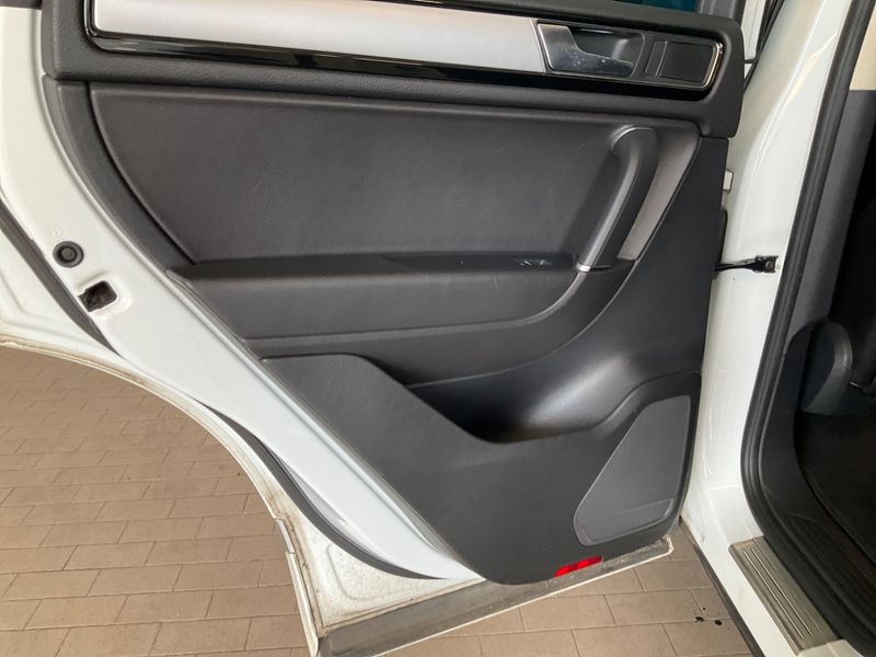 Volkswagen Touareg 3.0 V6 TDI Terrain Tech BlueMotion Tech 2015 – снимка 25