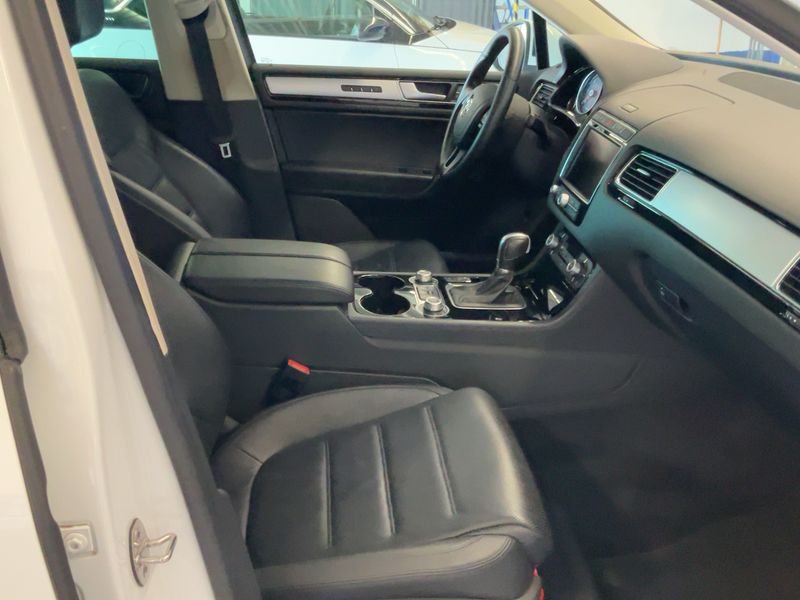 Volkswagen Touareg 3.0 V6 TDI Terrain Tech BlueMotion Tech 2015 – снимка 17