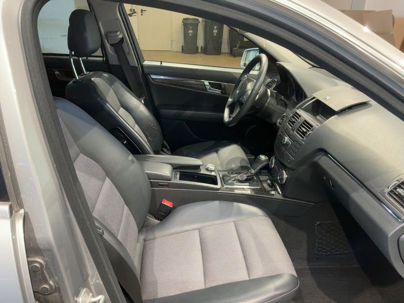 Mercedes-Benz C-Klasse C 250 CGI T BlueEfficiency Avantgarde 2010 – снимка 17